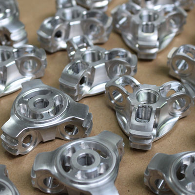 Il CNC di alluminio di alta precisione 6061 parte il modello rapido a rifinitura d'anodizzazione di produzione