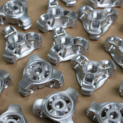 il CNC di alluminio ISO9001 lavorante di giro delle parti di CNC di tolleranza di 0.01mm ha certificato