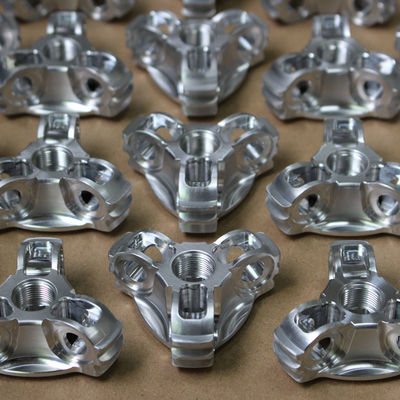 il CNC di alluminio ISO9001 lavorante di giro delle parti di CNC di tolleranza di 0.01mm ha certificato
