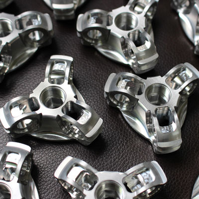 Tolleranza di alluminio di alta precisione 0.05mm delle parti di CNC del prototipo rapido