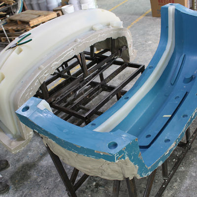 Stampaggio ad iniezione di plastica di reazione grandi parti automobilistiche che sbavano finitura superficia di verniciatura