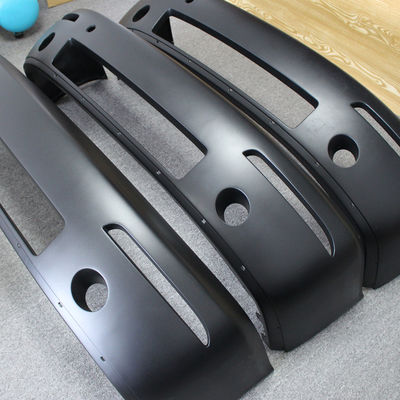 Finitura superficia di plastica di RIM Automotive Parts Deburring Painting dello stampaggio ad iniezione di reazione