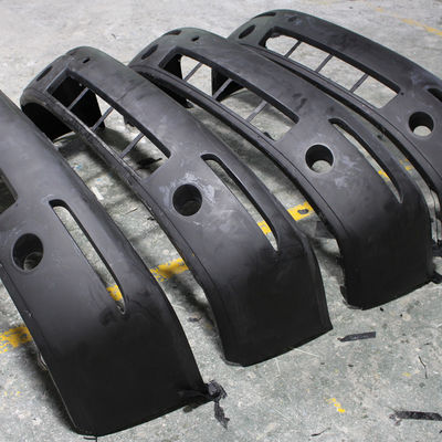 Finitura superficia di plastica di RIM Automotive Parts Deburring Painting dello stampaggio ad iniezione di reazione