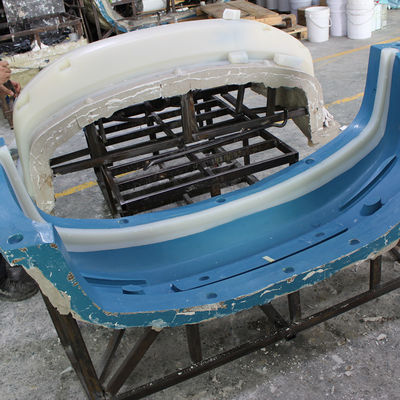 Stampaggio ad iniezione su misura di reazione grandi parti di plastica di Front Bumpers automobilistico